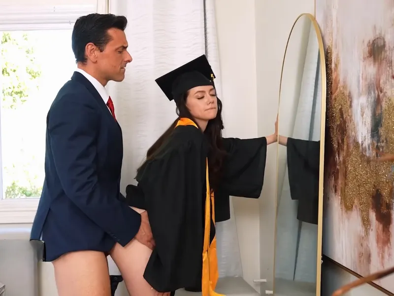 Cha dượng doggy nữ nhi sữa chua rớt đầy sàn