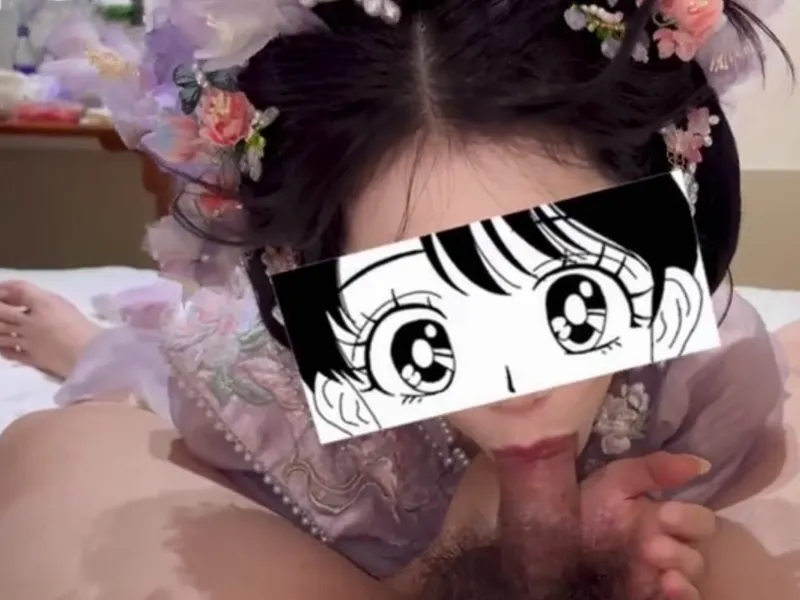 Gái xinh trong bộ đồ bé gái liếm cậu bé cực đã